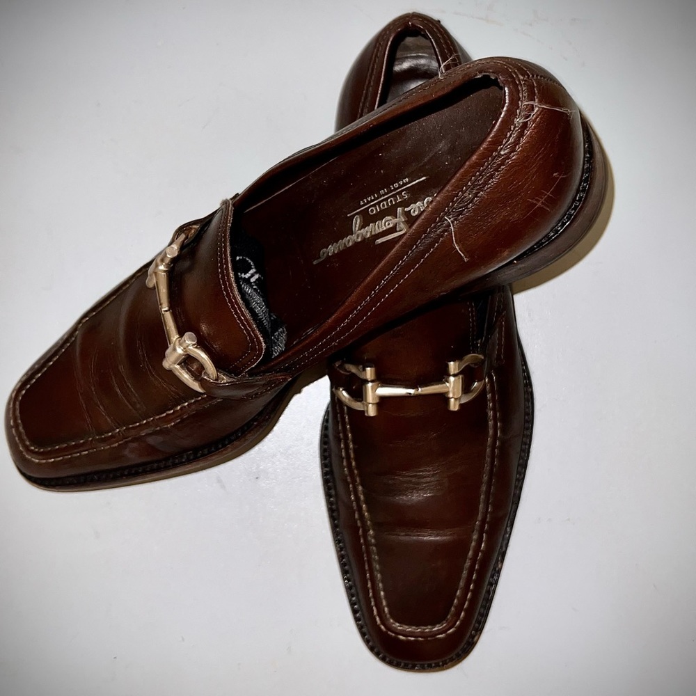 Ferragamo Mens Leather Slip on Loafer with Silver SF insignia Buckle 8.5d Brown